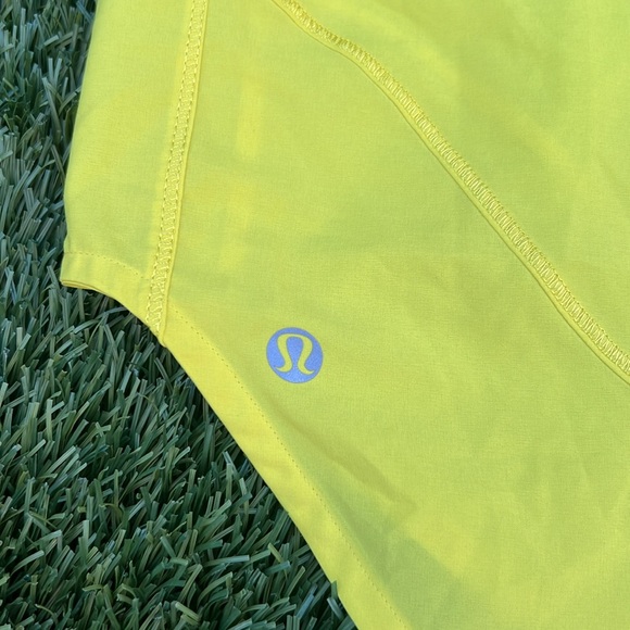 EUC Lululemon Women’s Running Top: Featherweight Singlet in Sizzle - Picture 5 of 8